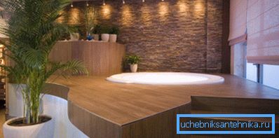 Das ursprüngliche Podium für das Badezimmer. Das ursprüngliche Podium für das Badezimmer.