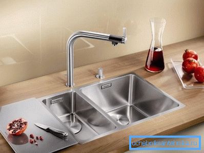 Besonders beliebt sind Einbau-Spülbecken aus Edelstahl. Besonders beliebt sind Einbau-Spülbecken aus Edelstahl.