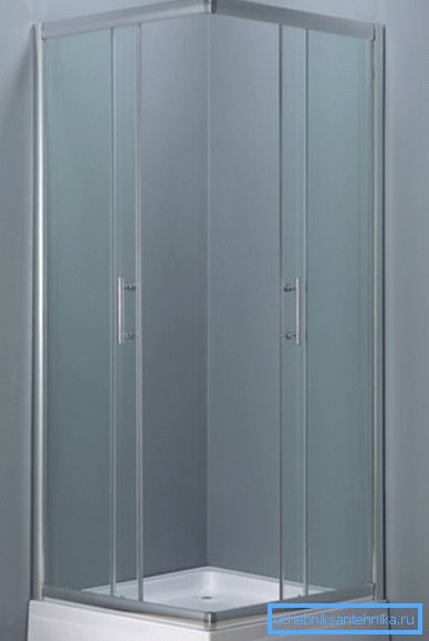 Offenes Design mit niedriger Seite Offenes Design mit niedriger Seite