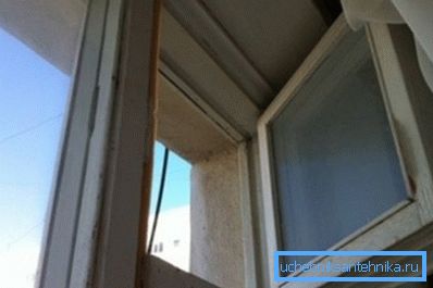 Durch das Öffnen im kalten Fenster steigen die Kosten für Energietechniker. Durch das Öffnen im kalten Fenster steigen die Kosten für Energietechniker.