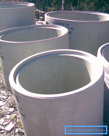 Die Nuten in den Enden der Ringe sorgen für eine sichere Verbindung und verhindern die Scherkonstruktion Die Nuten in den Enden der Ringe sorgen für eine sichere Verbindung und verhindern die Scherkonstruktion