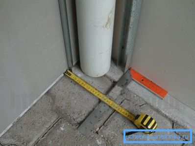 Bevor Sie die Box installieren, sollten Sie die Markierung sorgfältig prüfen. Bevor Sie die Box installieren, sollten Sie die Markierung sorgfältig prüfen.