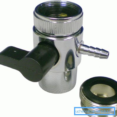 Mit dem Adapter-Tap-Umsteller können Sie den Destiller an einen beliebigen Mixer anschließen. Mit dem Adapter-Tap-Umsteller können Sie den Destiller an einen beliebigen Mixer anschließen.