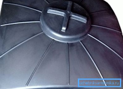 Kunststoffkapazität nicht weniger als 110 Liter Kunststoffkapazität nicht weniger als 110 Liter
