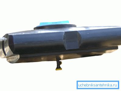 Kunststofftank mit integrierter Gießkanne Kunststofftank mit integrierter Gießkanne