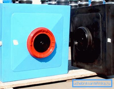 Sommer-Duschtanks aus Kunststoff sind leicht Sommer-Duschtanks aus Kunststoff sind leicht