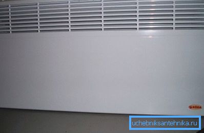 Flacher Ölkühler mit Wand- und Bodenaufteilung Flacher Ölkühler mit Wand- und Bodenaufteilung