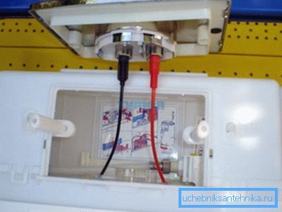 Pneumatische Systeme sind viel komplizierter als herkömmliche mechanische Optionen. Pneumatische Systeme sind viel komplizierter als herkömmliche mechanische Optionen.