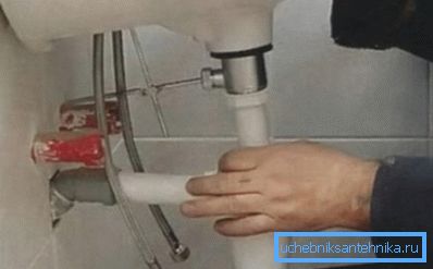 Verbinden Sie sich mit dem Kanalnetz. Verbinden Sie sich mit dem Kanalnetz.
