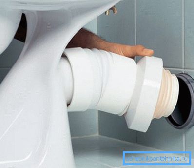 Das Anschließen der Toilette an die Kanalwölbung kann problemlos unabhängig durchgeführt werden Das Anschließen der Toilette an die Kanalwölbung kann problemlos unabhängig durchgeführt werden