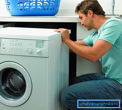 Anschluss der Wasserversorgung an die Waschmaschine Anschluss der Wasserversorgung an die Waschmaschine