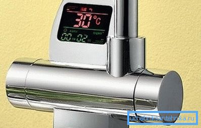 Durchlauferhitzer für einen Wasserhahn mit Flüssigkristallanzeige Durchlauferhitzer für einen Wasserhahn mit Flüssigkristallanzeige