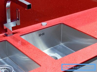 Unter-Tisch-Unterkunft Unter-Tisch-Unterkunft