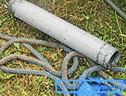 Hängen Sie die Tasse am Kabel auf. Hängen Sie die Tasse am Kabel auf.