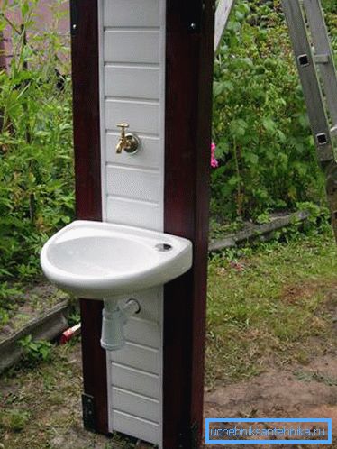 Hängende Spüle aus Keramik für Sommerwaschbecken Hängende Spüle aus Keramik für Sommerwaschbecken