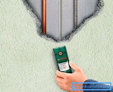 Suchen Sie nach Kommunikation und Verkabelung mit einem Metalldetektor Suchen Sie nach Kommunikation und Verkabelung mit einem Metalldetektor