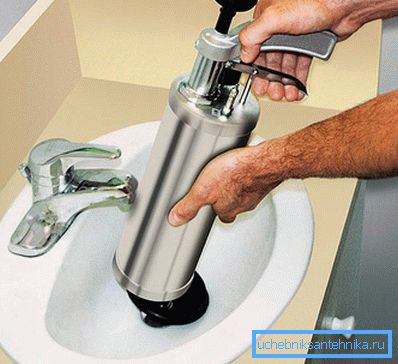 897 Versuchen wir, die Hydraulikpumpe zu verwenden