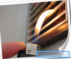 Das Verhalten der Flamme spricht von Arbeitslüftung. Das Verhalten der Flamme spricht von Arbeitslüftung.