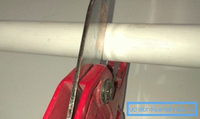 Der beschädigte Bereich ist ausgeschnitten. Der beschädigte Bereich ist ausgeschnitten.