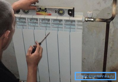 Batteriepositionierung nach Wasserstand Batteriepositionierung nach Wasserstand