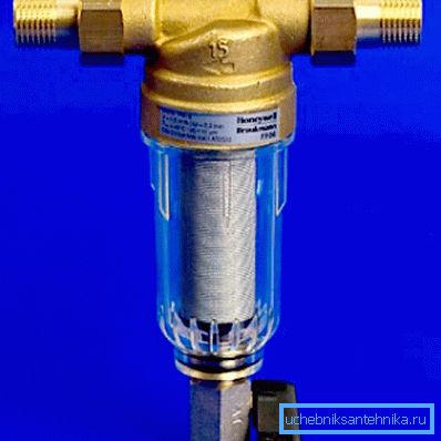 Ein Element mit einem groben Maschentyp wird dargestellt. Ein Element mit einem groben Maschentyp wird dargestellt.