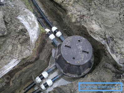 In einem überfluteten Boden ist ein Betonsockel erforderlich! In einem überfluteten Boden ist ein Betonsockel erforderlich!