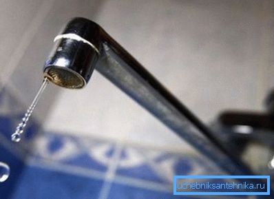 Bei gravierenden Abweichungen von den hygienischen Normen stoppt die Wasserversorgung. Bei gravierenden Abweichungen von den hygienischen Normen stoppt die Wasserversorgung.