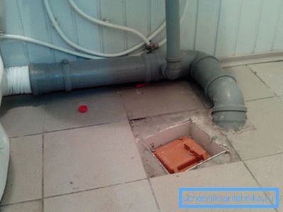 Wenn Sie einen Installationsort auswählen, müssen Sie für die geplante Wartung und Reparatur freien Zugang zum Gerät haben. Wenn Sie einen Installationsort auswählen, müssen Sie für die geplante Wartung und Reparatur freien Zugang zum Gerät haben.