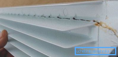 Ein Beispiel für das Brechen eines neuen Aluminiumheizkörpers Ein Beispiel für das Brechen eines neuen Aluminiumheizkörpers