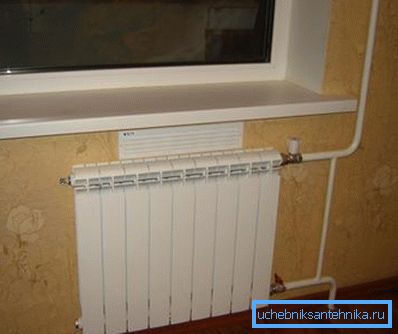 126 Der Einlasskanal unter dem Fenster garantiert ein gesundes Mikroklima im Raum