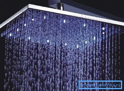 Angenehme Lichter und Regengüsse machen eine Abenddusche zu einem echten Abenteuer. Angenehme Lichter und Regengüsse machen eine Abenddusche zu einem echten Abenteuer.
