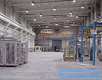 Die Produktionsfläche hat sehr hohe Decken. Die Produktionsfläche hat sehr hohe Decken.