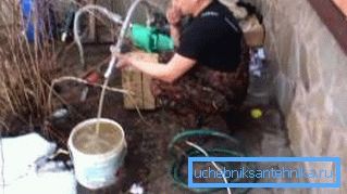 Wir pumpen Wasser in einen transparenten Zustand.