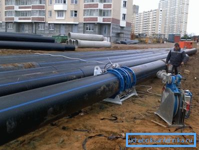 Wasserversorgung mit Polyethylen verlegen. Wasserversorgung mit Polyethylen verlegen.
