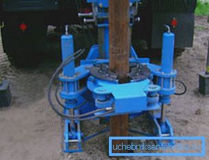 Der Bauprozess endet mit der Installation der längsten - Betriebs - Säulen. Der Bauprozess endet mit der Installation der längsten - Betriebs - Säulen.