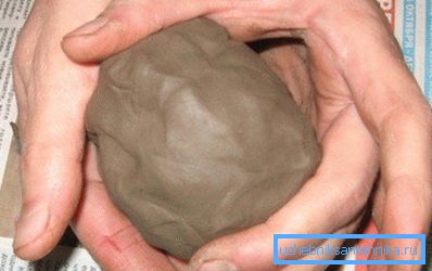Wir prüfen das Material auf Plastizität Wir prüfen das Material auf Plastizität