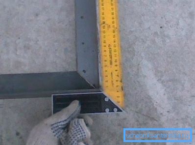 Überprüfen Sie die Ecken des Gebäudeplatzes Überprüfen Sie die Ecken des Gebäudeplatzes