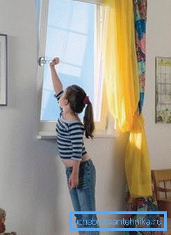 Das Lüften durch Öffnen der Fenster ist nicht der effizienteste Weg. Das Lüften durch Öffnen der Fenster ist nicht der effizienteste Weg.