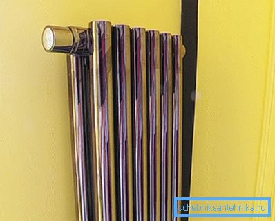 Der Kühler ist notwendig, um die Energie des Kühlmittels auf Luftmassen und Gegenstände im Raum zu übertragen. Der Kühler ist notwendig, um die Energie des Kühlmittels auf Luftmassen und Gegenstände im Raum zu übertragen.