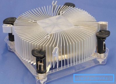 Kühler Kühlsystem eines modernen Prozessors. Kühler Kühlsystem eines modernen Prozessors.