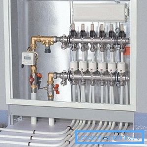 Verteilerkamm zum Heizen in der Installationsdose Verteilerkamm zum Heizen in der Installationsdose