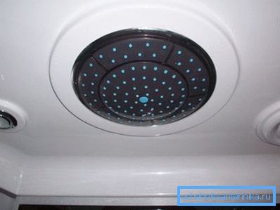 Trennwand in der Dusche. Trennwand in der Dusche.