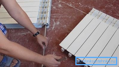 Die Demontage von Produkten aus Aluminium und Bimetall ähnelt der Arbeit mit Gussradiatoren