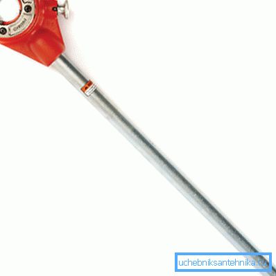 Gewindeschneidrohr-Handschraube mit praktischer Halterung Gewindeschneidrohr-Handschraube mit praktischer Halterung