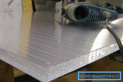 Schneidematerial mit Elektrowerkzeugen. Schneidematerial mit Elektrowerkzeugen.