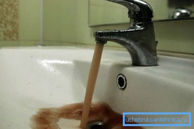 Rost zeugt von Rohrverschleiß. Rost zeugt von Rohrverschleiß.