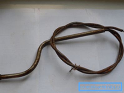 Selbstgebautes Kabel hilft, Blockaden mit geringen oder keinen Kosten zu beseitigen. Selbstgebautes Kabel hilft, Blockaden mit geringen oder keinen Kosten zu beseitigen.