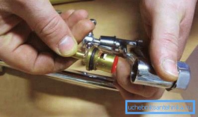 Ein unabhängiger Austausch dieser Sanitärvorrichtung ist in der Regel nicht schwierig und erfordert keine besonderen Fähigkeiten. Ein unabhängiger Austausch dieser Sanitärvorrichtung ist in der Regel nicht schwierig und erfordert keine besonderen Fähigkeiten.