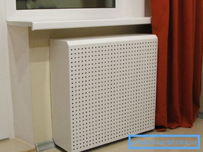 Selbstgemachte Box mit einfacher symmetrischer Lochung Selbstgemachte Box mit einfacher symmetrischer Lochung