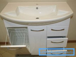 Die einfachste und praktischste Option ist der Einbau eines Waschbeckens im Badezimmer Die einfachste und praktischste Option ist der Einbau eines Waschbeckens im Badezimmer